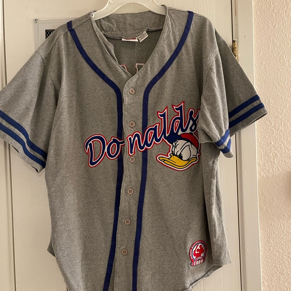 Vintage Donald Duck jersey. Size large. Good quality heavy duty jersey.